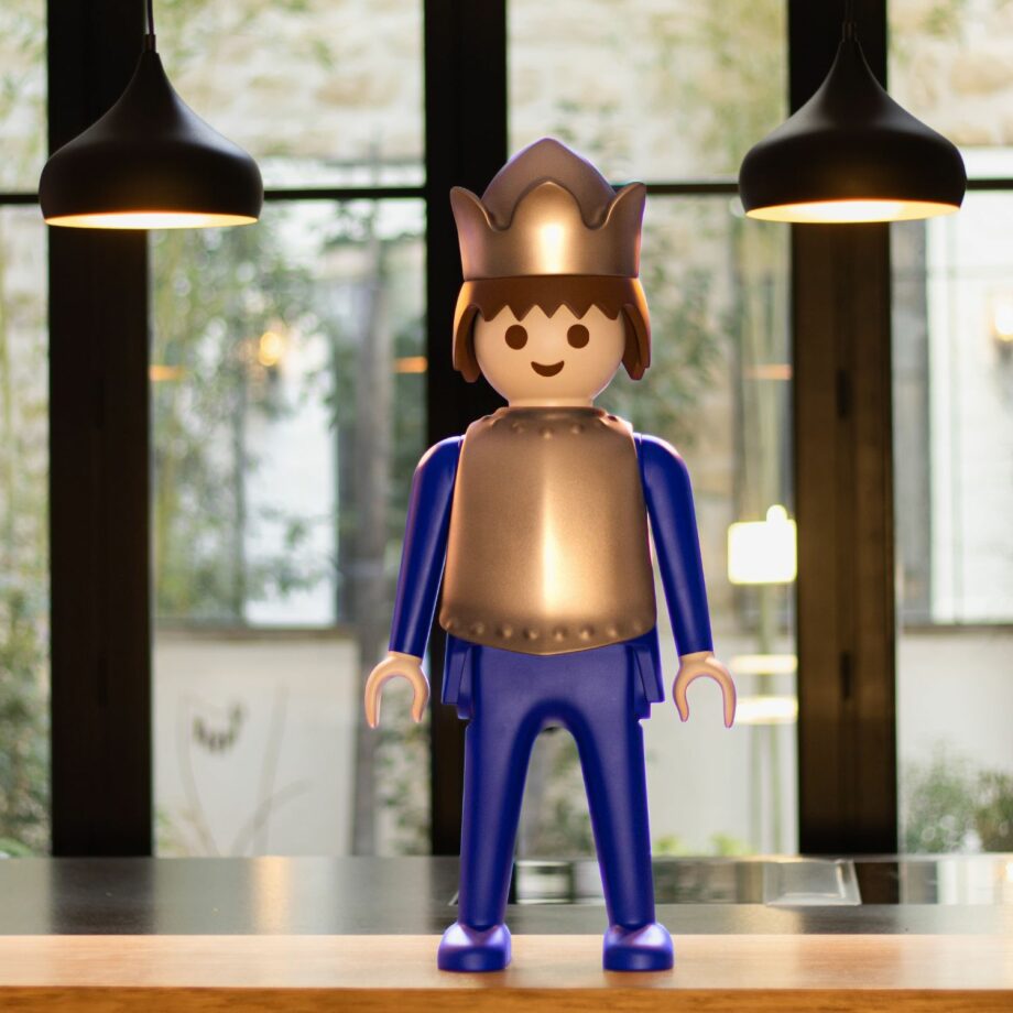 Play Mobile le Roi Medium Leblon Delienne situation